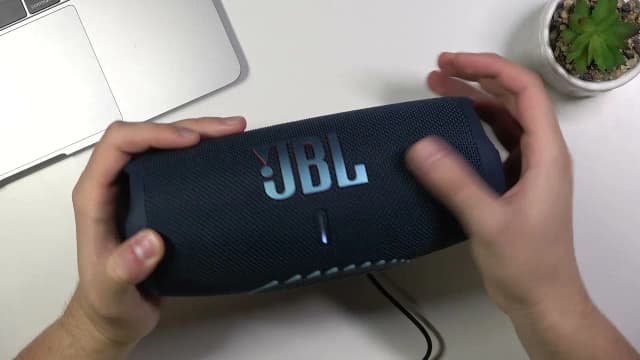 Jaka ładowarka do JBL Charge 5? Unikaj złych wyborów i oszczędzaj czas Jaka ładowarka do JBL Charge 5? Unikaj złych wyborów i oszczędzaj czas