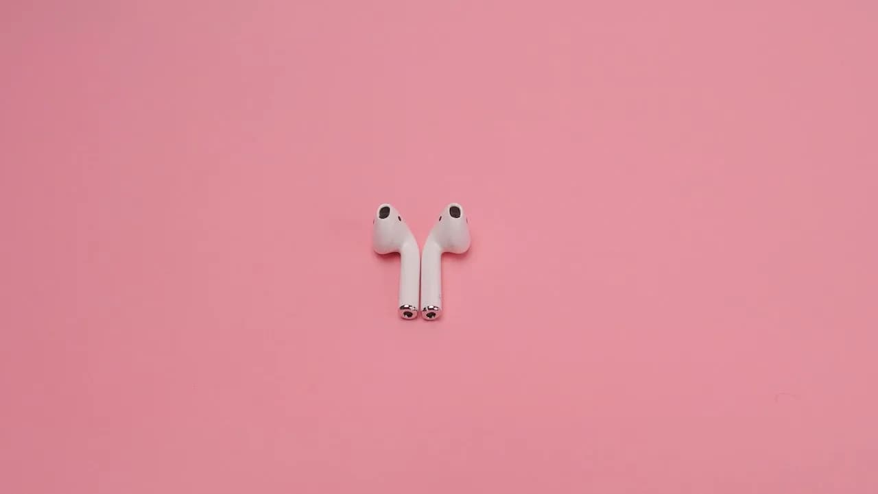 Jak sprawdzić oryginalność AirPods i uniknąć fałszywych słuchawek Jak sprawdzić oryginalność AirPods i uniknąć fałszywych słuchawek