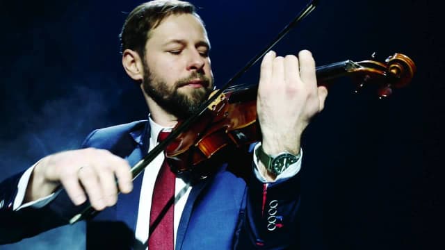 Muzyka z filmu Duch: Niezapomniane utwory, które poruszają serce Muzyka z filmu Duch: Niezapomniane utwory, które poruszają serce