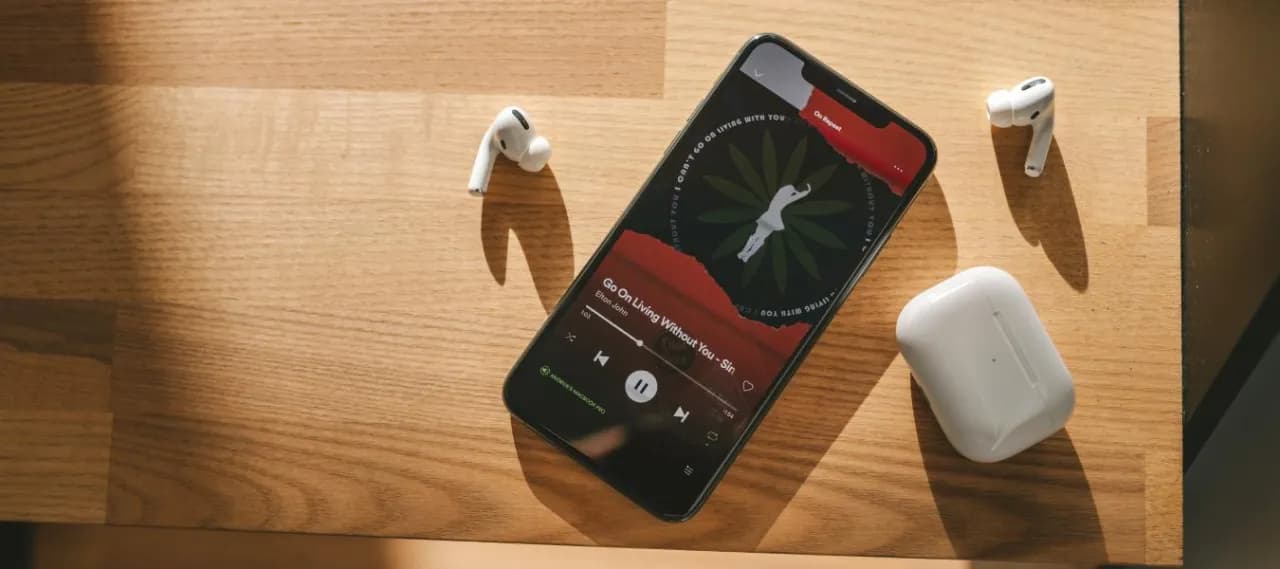 Jak wyzerować AirPods i rozwiązać problemy z dźwiękiem Jak wyzerować AirPods i rozwiązać problemy z dźwiękiem